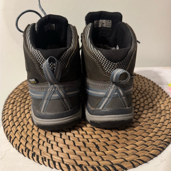 KEEN Women’s Hiking Boots 10.5 - Picture 9 of 14